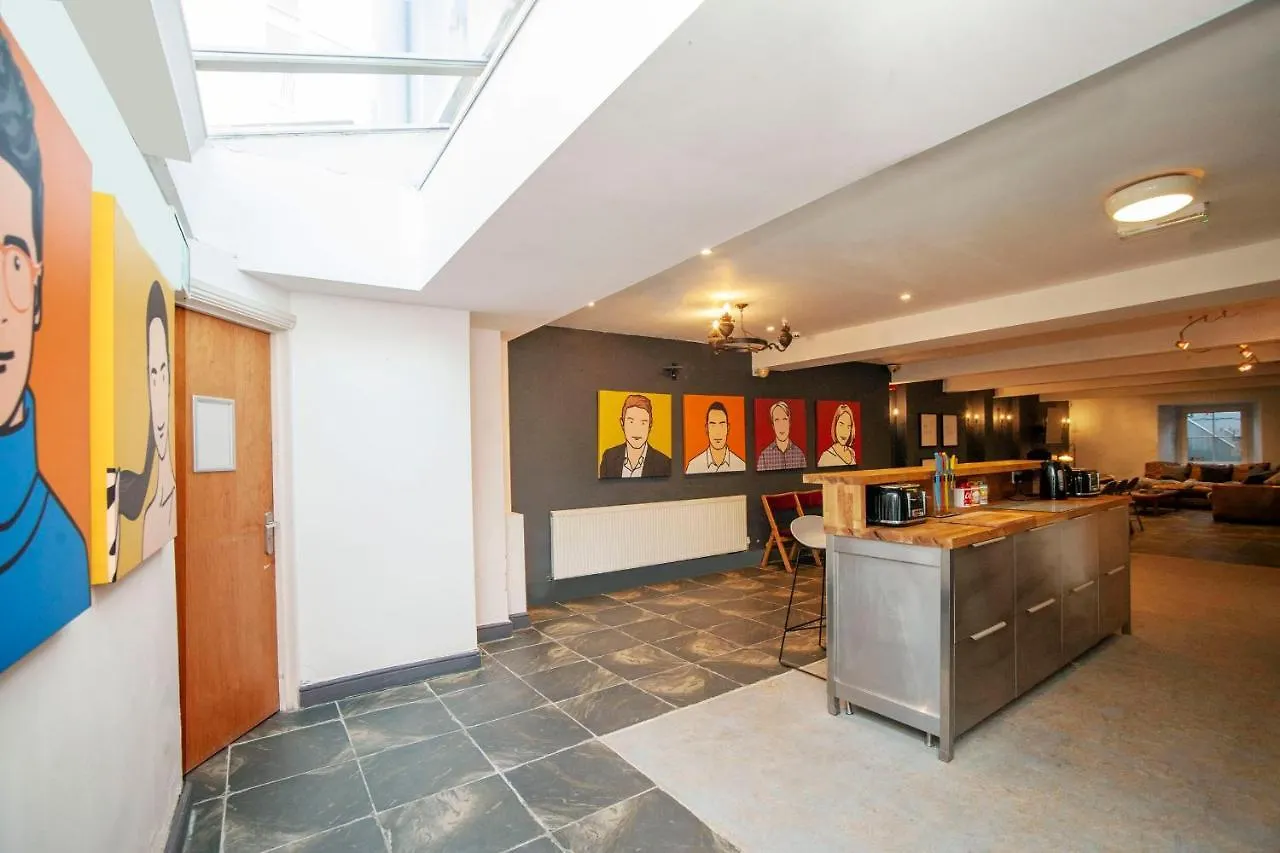 Holiday home Higgihaus #5 Sleeps 14-16 Hens Stags Big Groups Villa Cardiff United Kingdom
