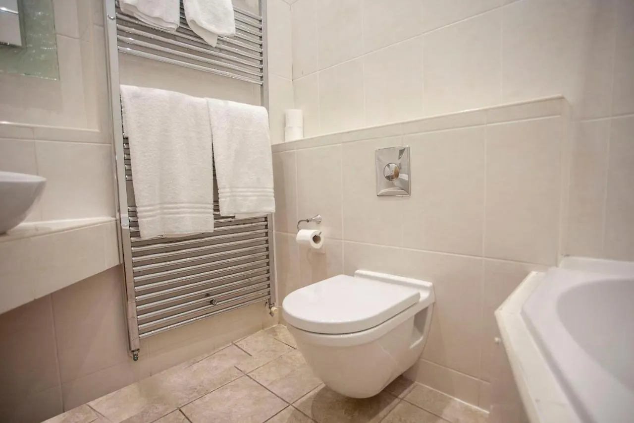 Holiday home Higgihaus #5 Sleeps 14-16 Hens Stags Big Groups Villa Cardiff