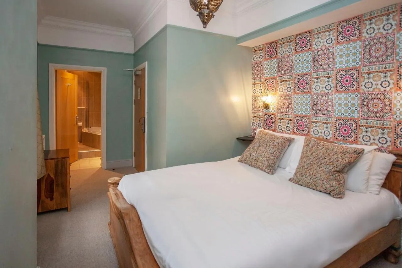 Higgihaus #5 Sleeps 14-16 Hens Stags Big Groups Villa Cardiff