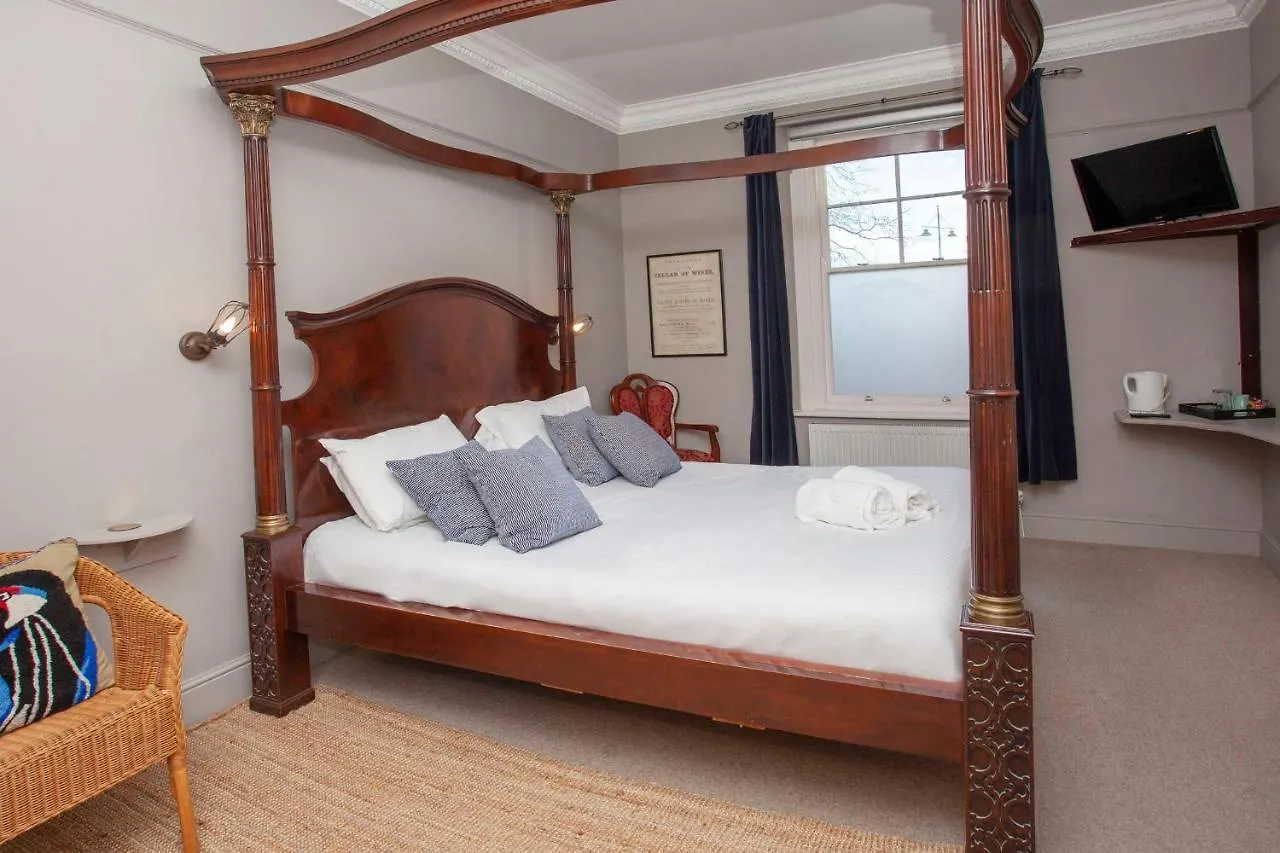 Higgihaus #5 Sleeps 14-16 Hens Stags Big Groups Villa Cardiff Holiday home